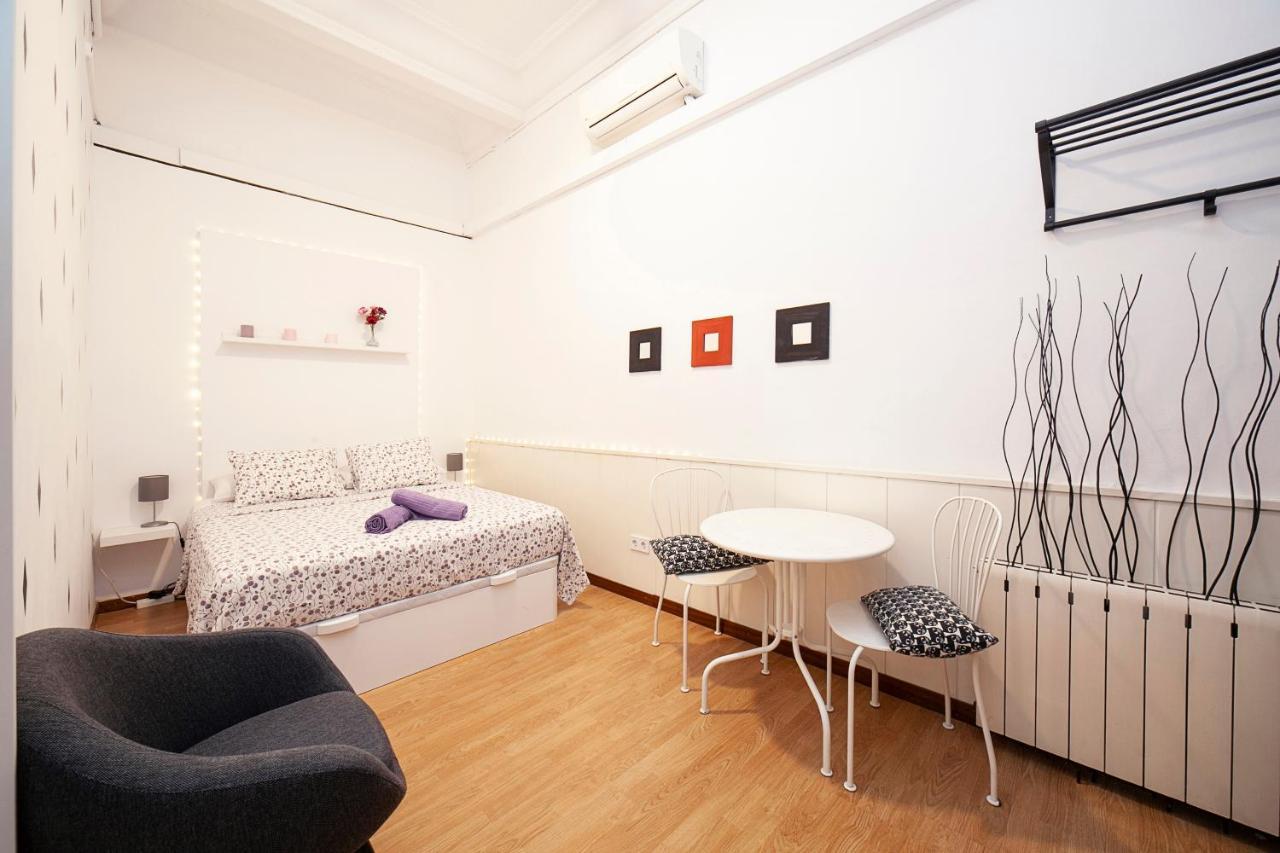 Fabrizzios Terrace Hostel Barcelona Luaran gambar