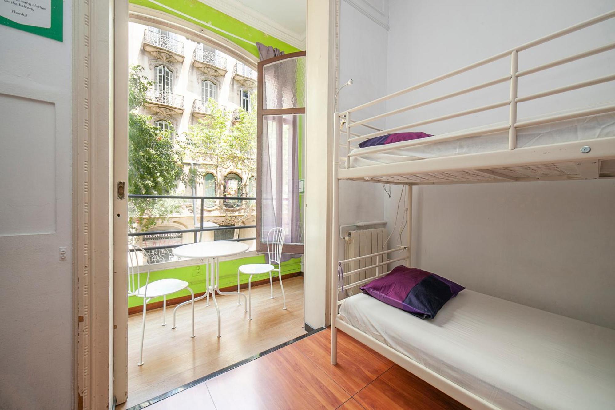 Fabrizzios Terrace Hostel Barcelona Bilik gambar